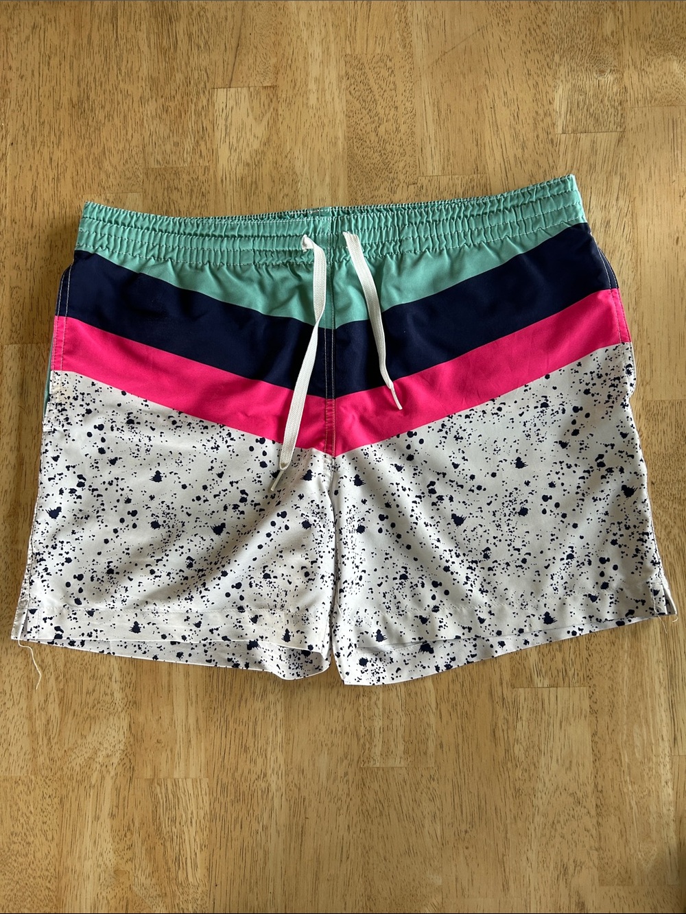 Chubbies Men's Colorblock Speckled Swim Trunks - Mint, Navy, Pink, White